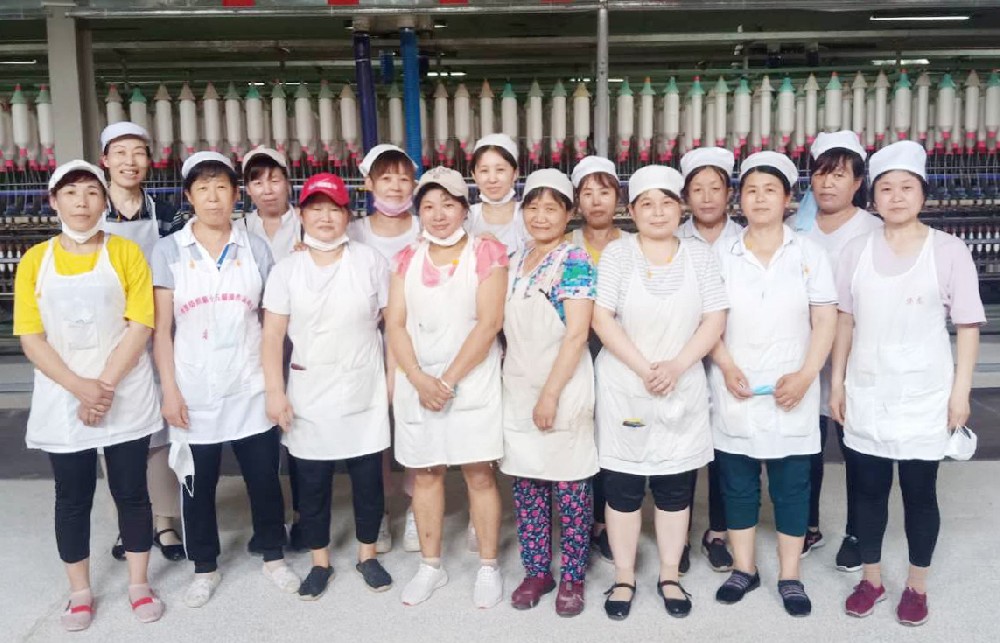 团结协作 并肩前行